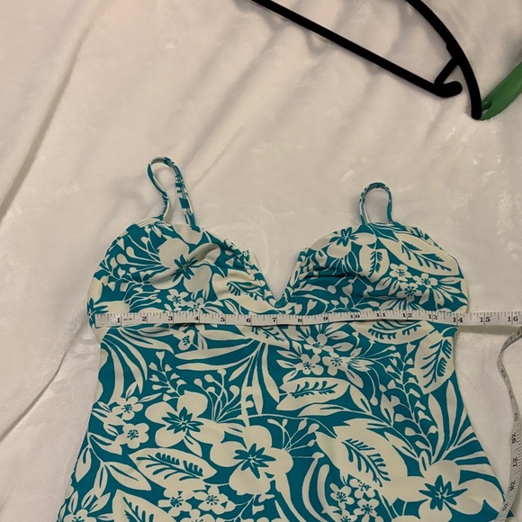 Elegant Floral One-Piece Swimsuit in Teal and White - Picture 1 of 2